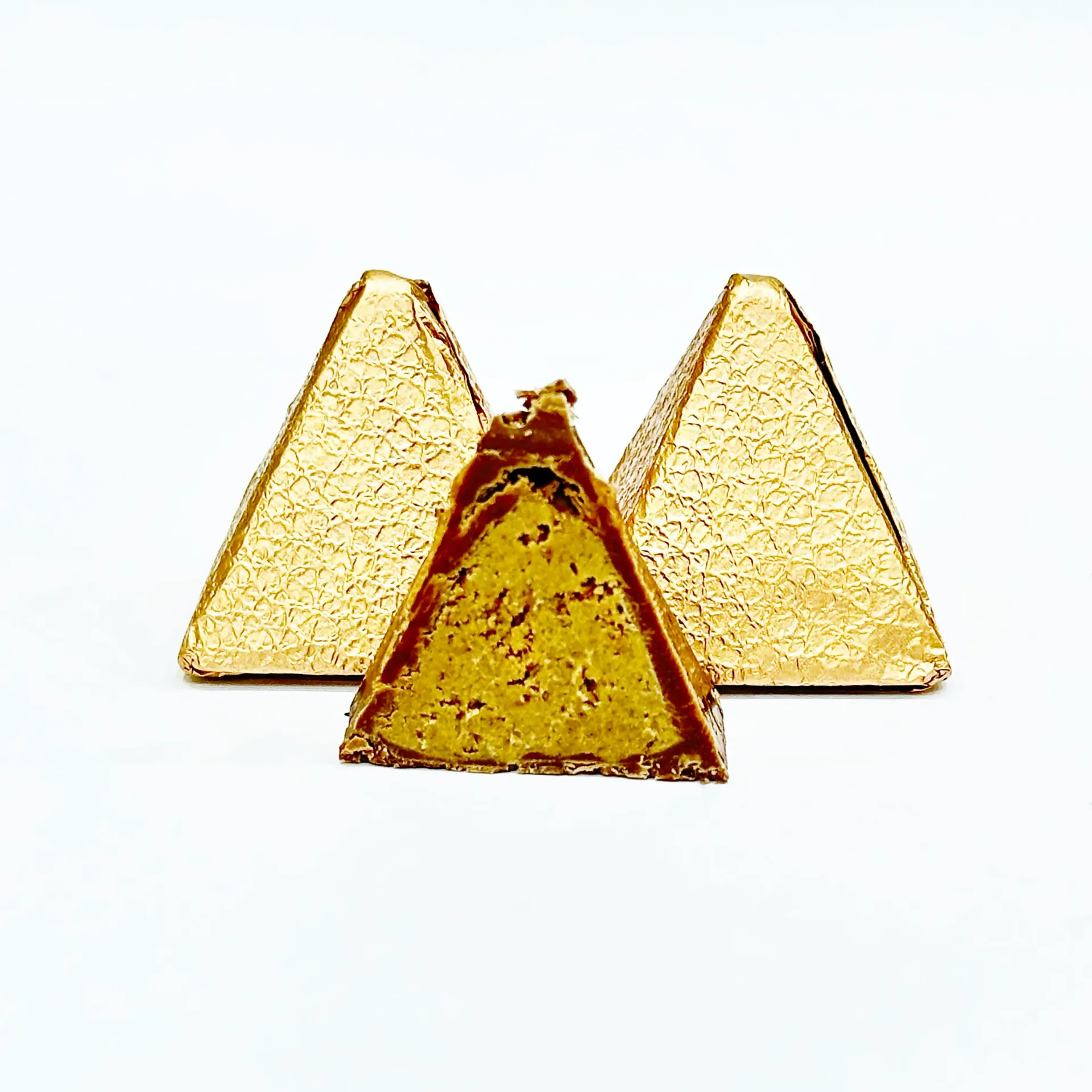 [MB-H0015] Hazelnut Cream Chocolate Pyramid Shape